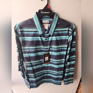 New Ariat mens XL shirts
